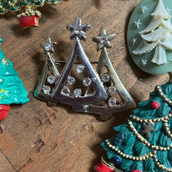 Vintage Christmas Tree Brooch Set - Picture 3 of 10